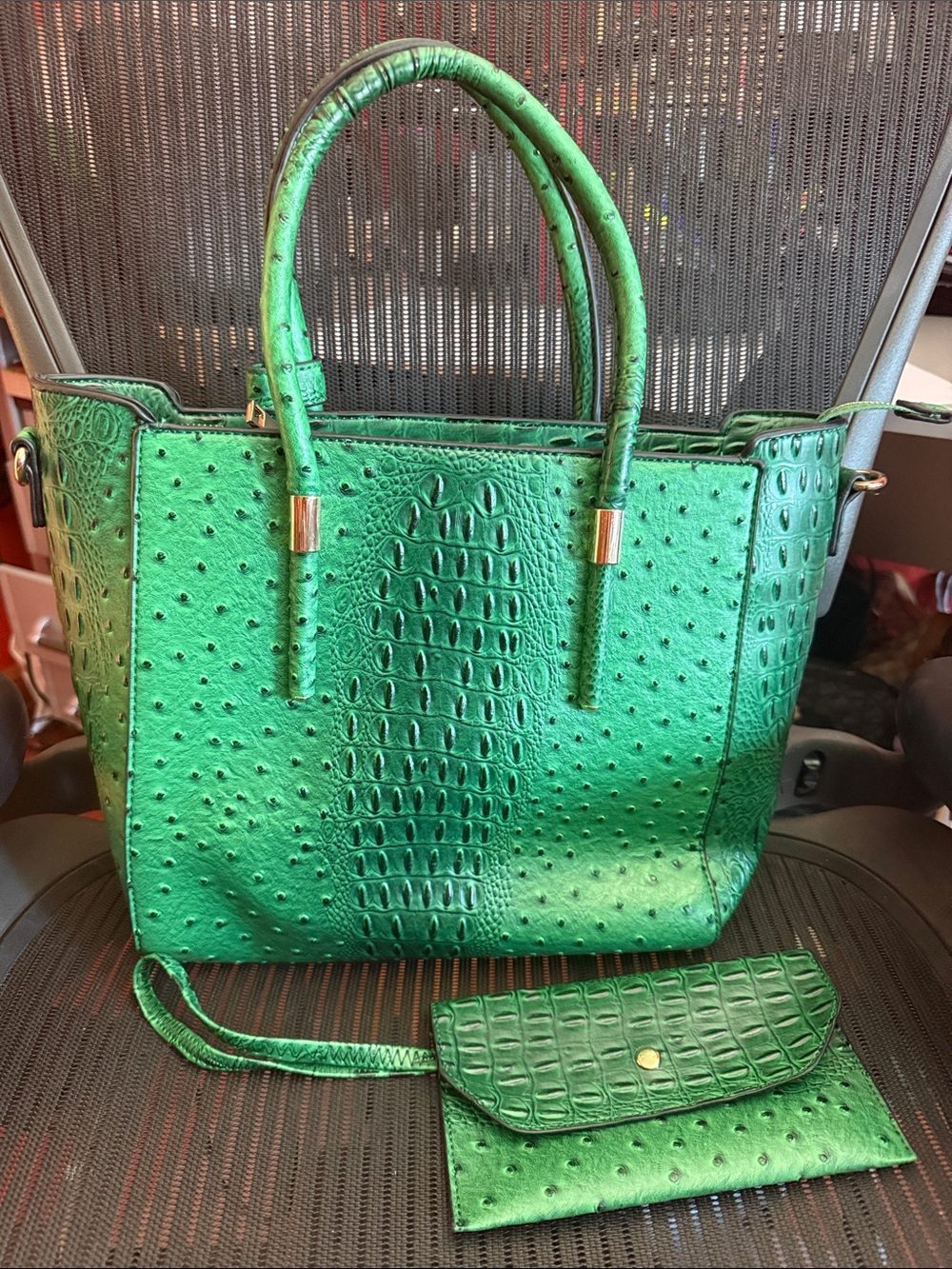 Source Unknown Green Faux Ostrich and Croc Tote with Matching Wallet